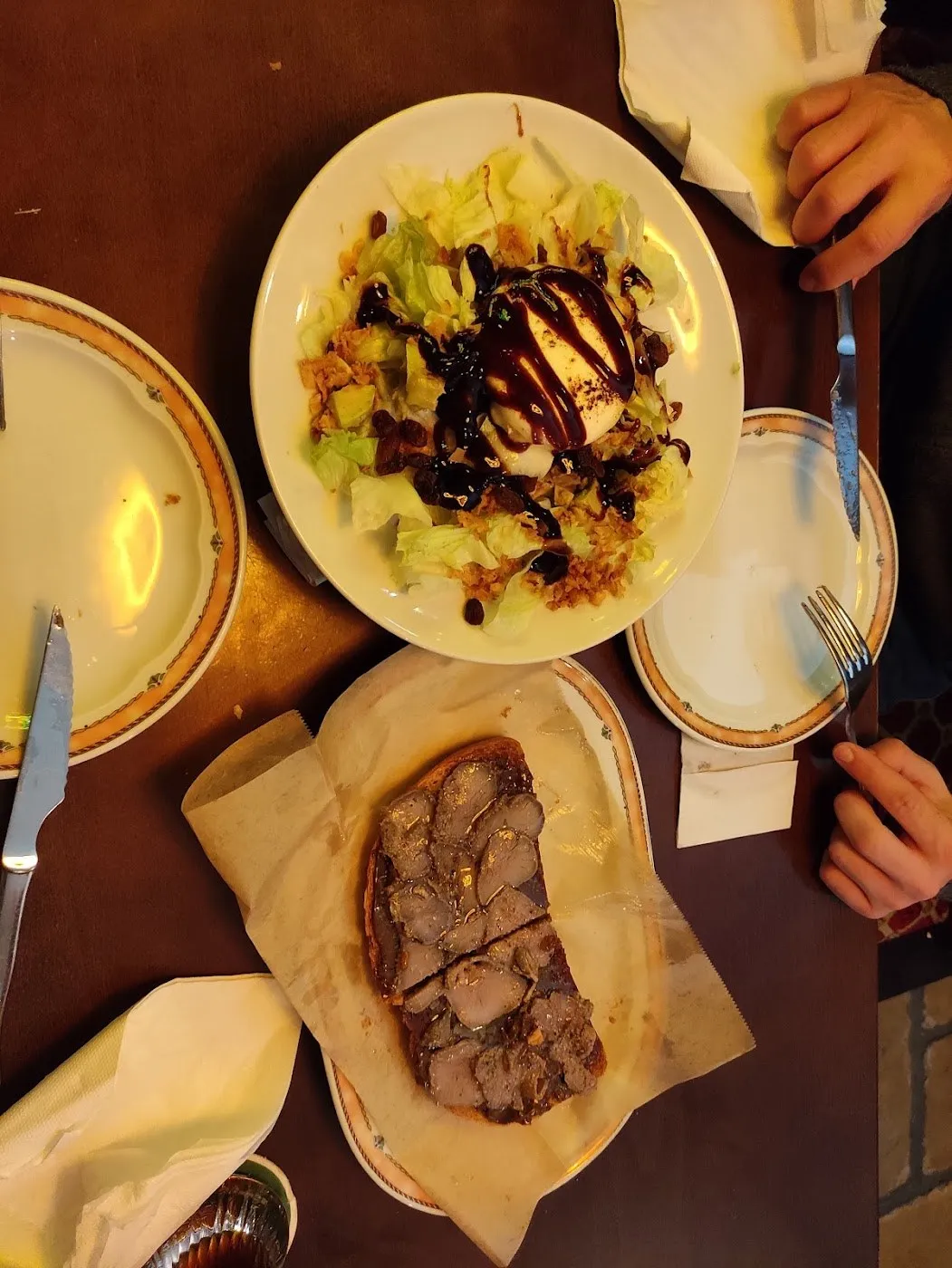 Tosta y ensalada